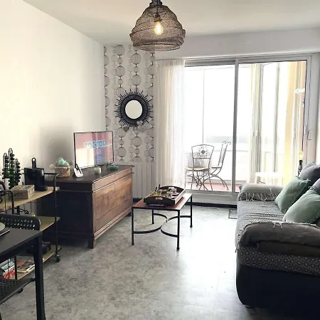 Appartement Bord De Mer 2 Pieces Avec Parking A Saint-Gilles-Croix-De-Vie - Fr-1-224-764 Apartment *