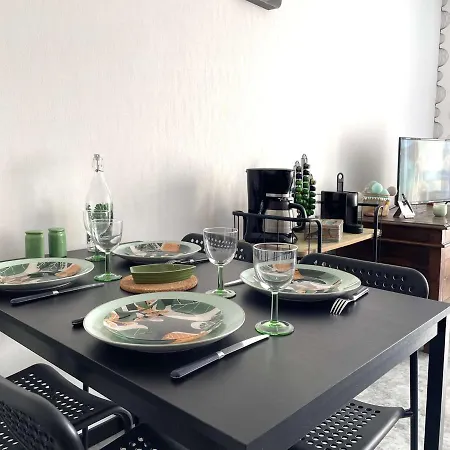 Apartment Appartement Bord De Mer 2 Pieces Avec Parking A Saint-Gilles-Croix-De-Vie - Fr-1-224-764