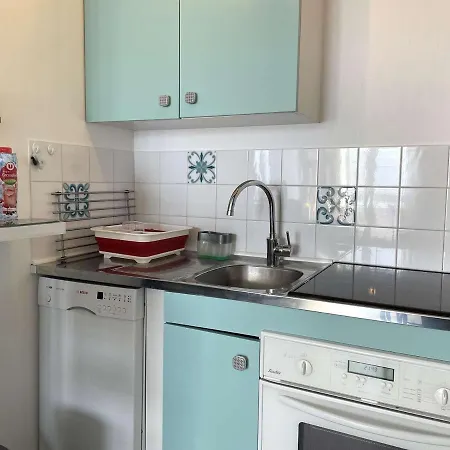 Appartement Bord De Mer 2 Pieces Avec Parking A Saint-Gilles-Croix-De-Vie - Fr-1-224-764