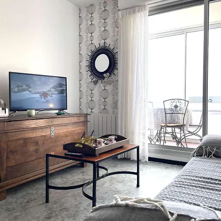 Apartment Appartement Bord De Mer 2 Pieces Avec Parking A Saint-Gilles-Croix-De-Vie - Fr-1-224-764