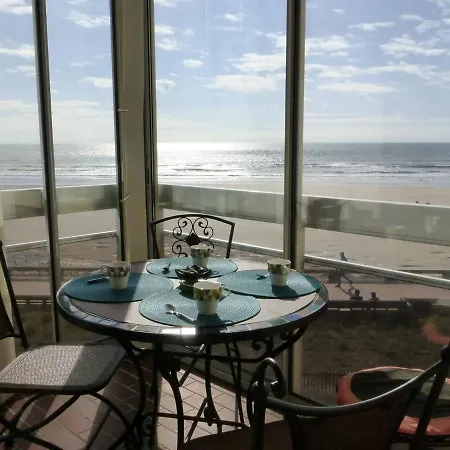 Appartement Bord De Mer 2 Pieces Avec Parking A Saint-Gilles-Croix-De-Vie - Fr-1-224-764 *